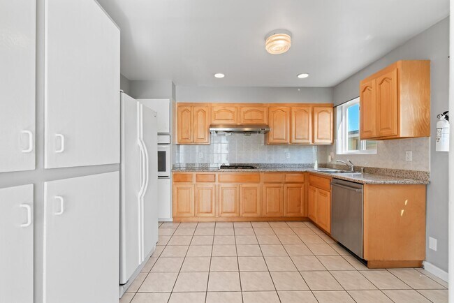 Building Photo - 101 Cerro Dr