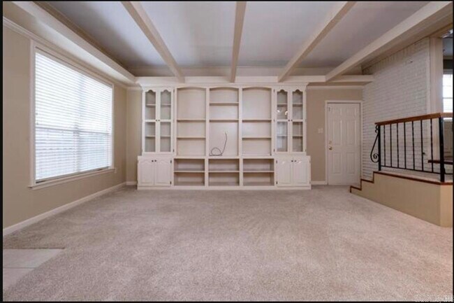 Building Photo - 32 Lenon Dr