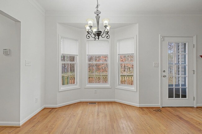 Building Photo - Carolina Lakes!