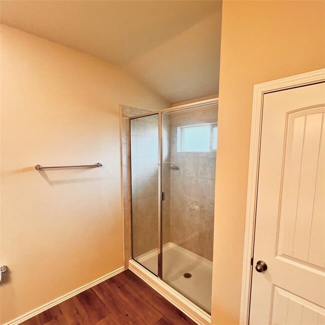 Building Photo - 172 Onna St