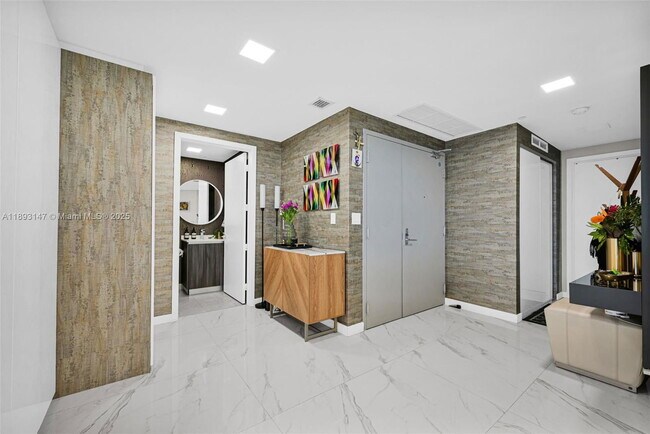 Building Photo - 488 NE 18th St