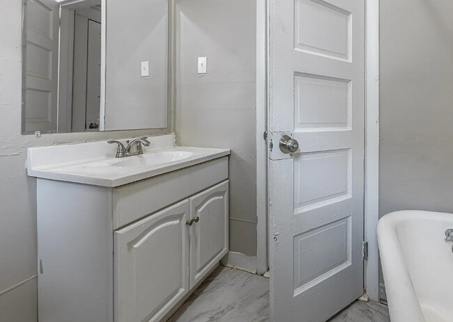 Building Photo - 666 E Gage Ave