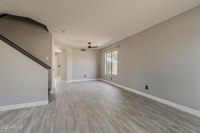 Building Photo - 21928 N Braden Rd