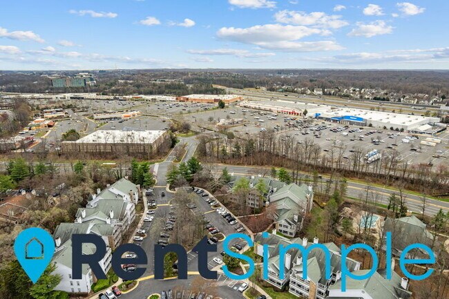 Building Photo - 4408 Helmsford Ln