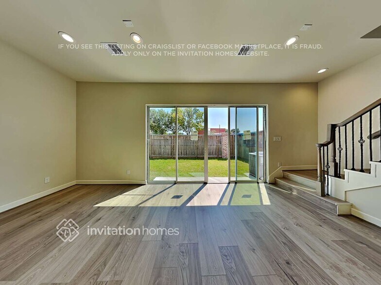 Building Photo - 10410 Executive Lake Dr