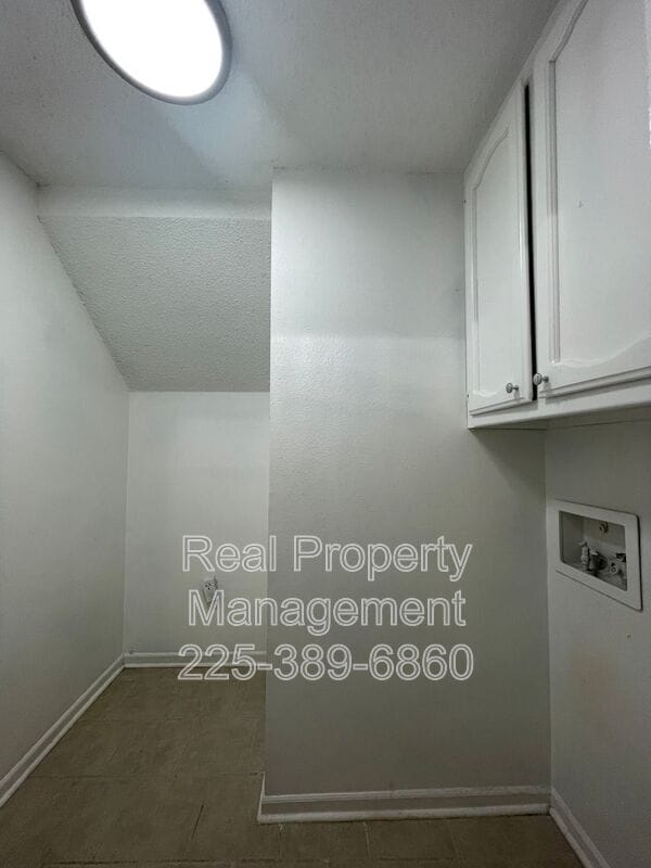 Building Photo - 1511 Cristy Dr