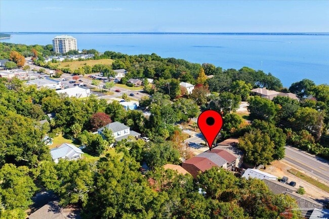 Building Photo - 3345 E Lloyd St