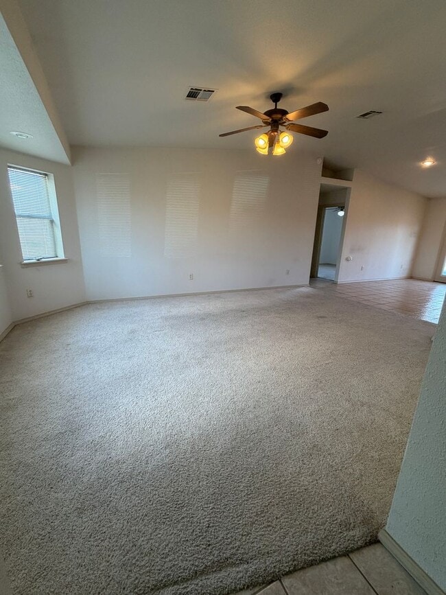 Building Photo - Beautiful Home Close to Holloman AFB