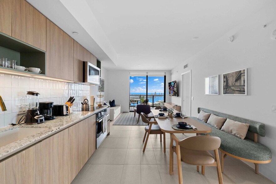 Building Photo - 159 NE 6th St