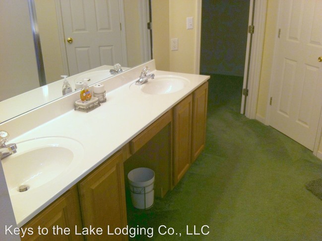Building Photo - 398 Regatta Bay Dr