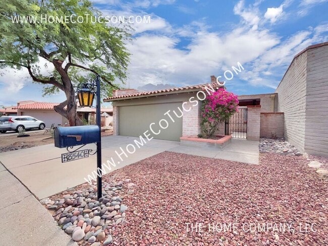 Primary Photo - 8540 N Calle Tioga
