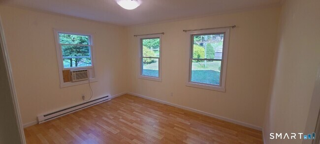 Building Photo - 116 Green Pond Rd