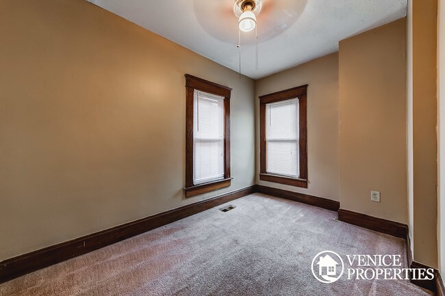 Building Photo - 2168 Summit St