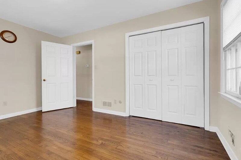 Building Photo - 728 Asheville Hwy