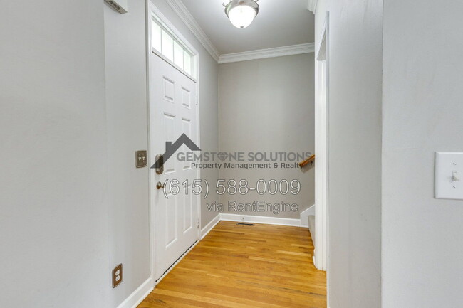Building Photo - 1012 McKenna Dr