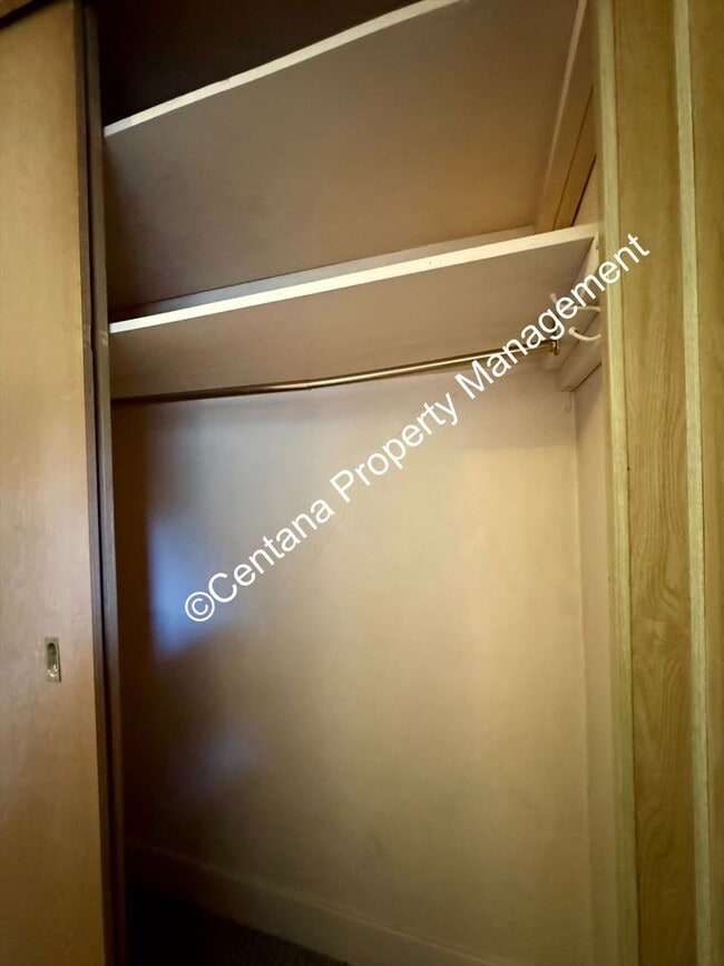 Building Photo - 1 Bed 1 Bath Located in the Flats