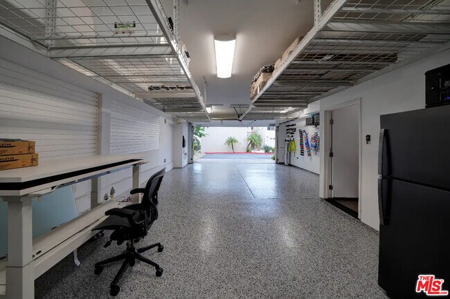 Building Photo - 23935 De Ville Way