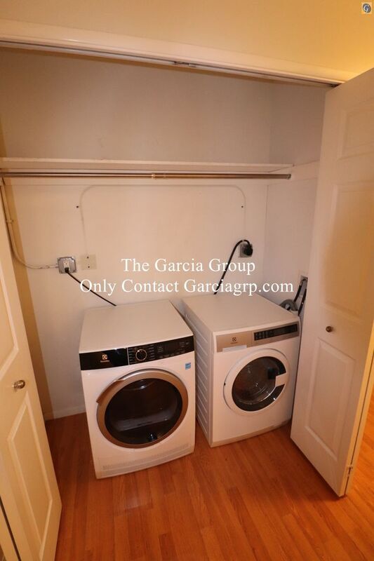 Building Photo - 2393 SW Park Pl