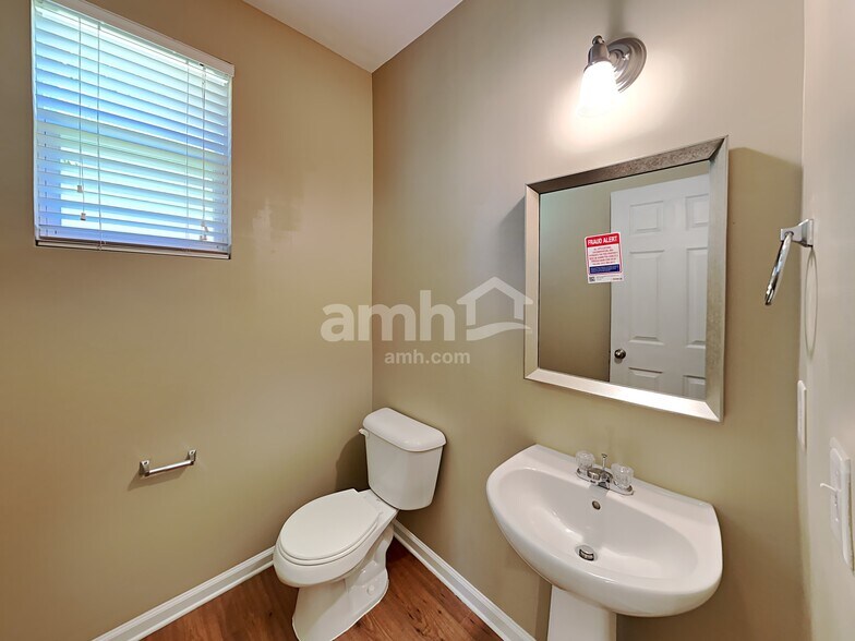Building Photo - 148 Bellfare Dr
