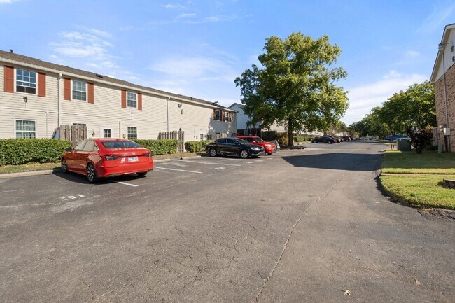 Building Photo - 1301 Neelys Bend Rd
