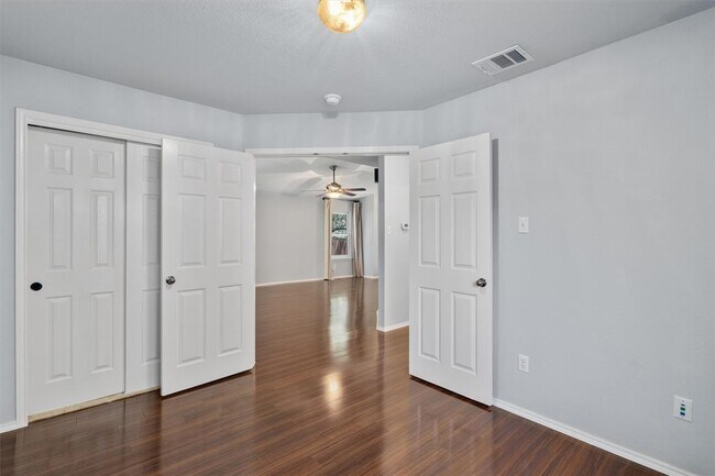 Building Photo - 2304 Jesse Owens Dr