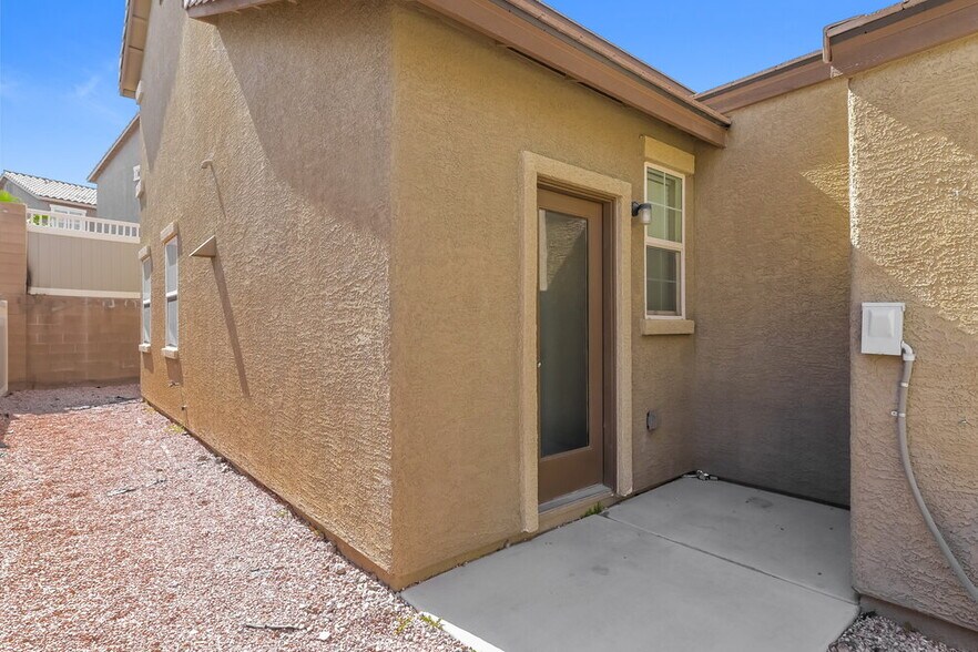 Building Photo - 967 Wembly Hills Pl