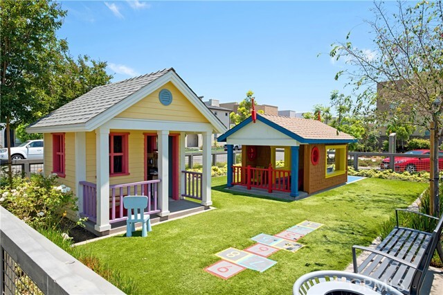 Building Photo - 102 Sencillo Pl