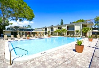 Beautiful pool - Atlas at Bay Point