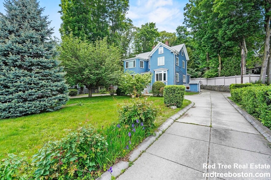 Primary Photo - 20 Willow St