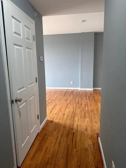 Building Photo - 231 Dayton Ave