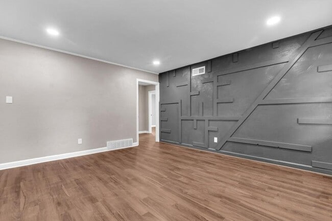Building Photo - 1194 S Perkins Rd
