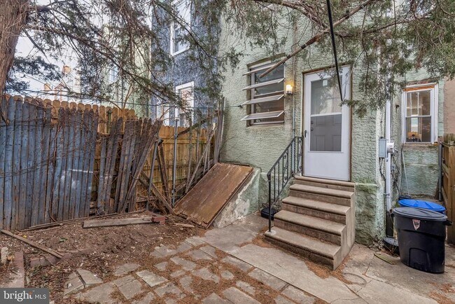 Building Photo - 2952 Tulip St