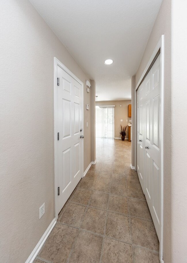 Building Photo - Charming 3 Bed, 2.5 bath in Northgate in D20