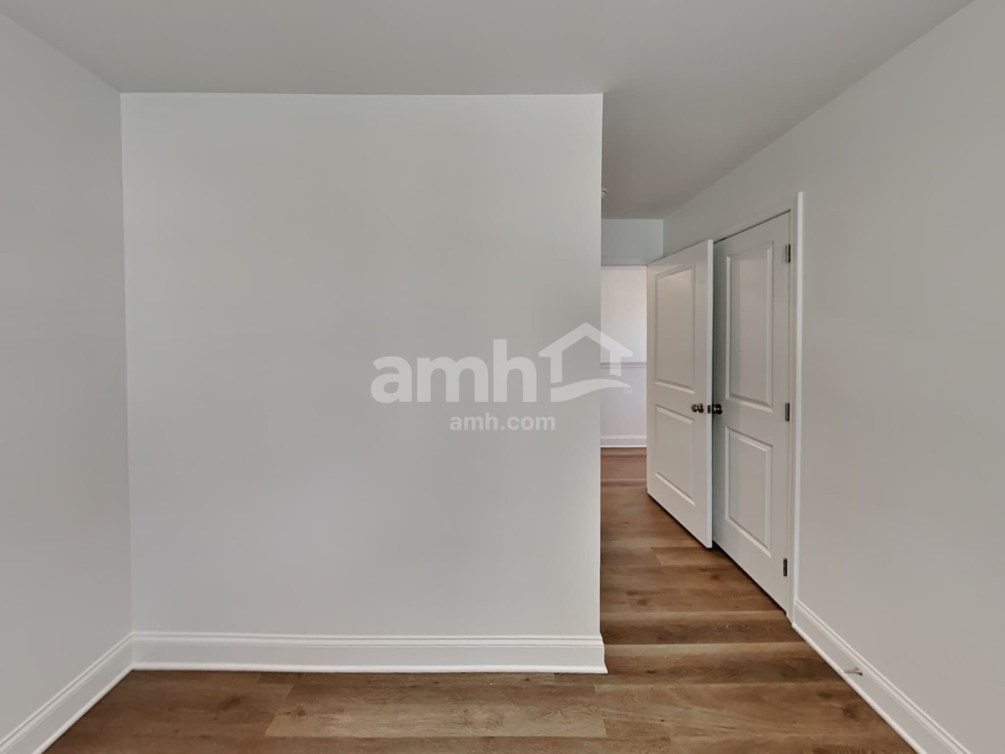 Building Photo - 1007 Highland Walk
