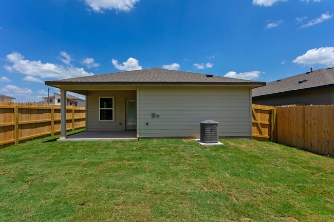 Building Photo - 3 bedroom 2 bath 2 car garage