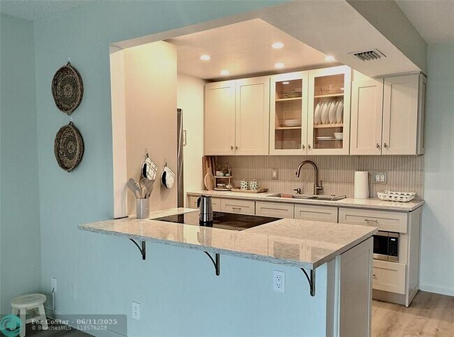 Building Photo - 3402 Bimini Ln