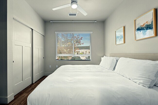 Building Photo - 1100 Solitude Trl