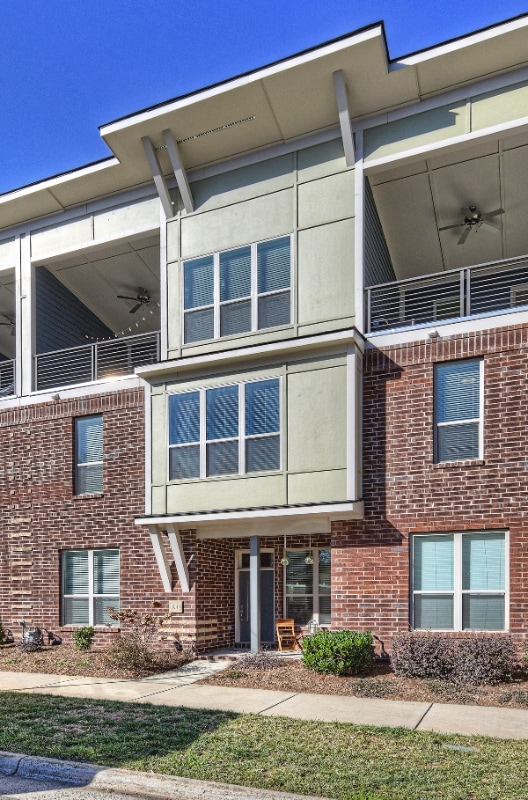 Building Photo - 3543 Spencer St