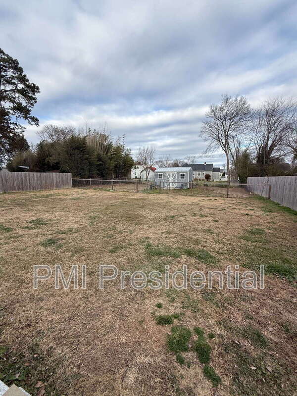 Building Photo - 7346 Edgeworth Rd