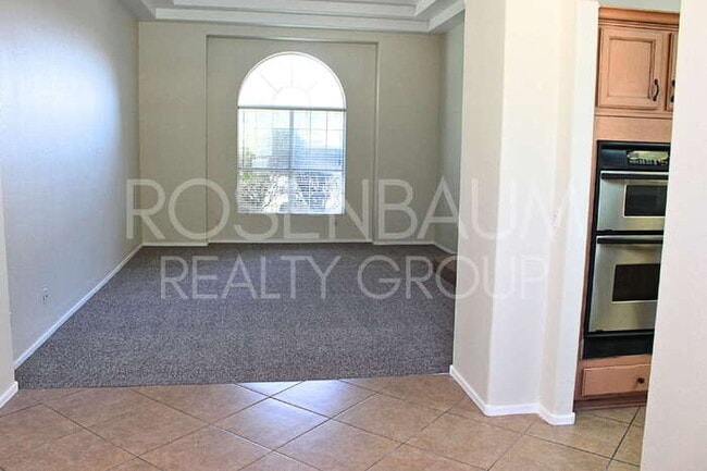 Building Photo - 4632 E Harwell St