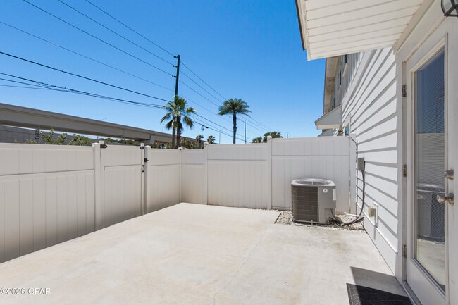 Building Photo - 7450 Shadow Lake Dr