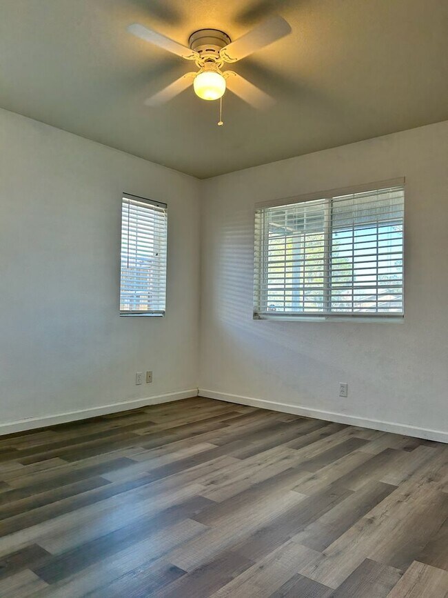 Building Photo - Please contact Vaughn Realty to set up an appointment, 760-446-6561