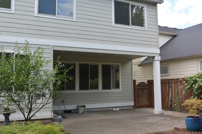 Building Photo - 1365 SE 194th Pl