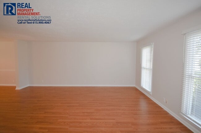 Building Photo - Spacious 3BR/2.5BA in Murfreesboro!