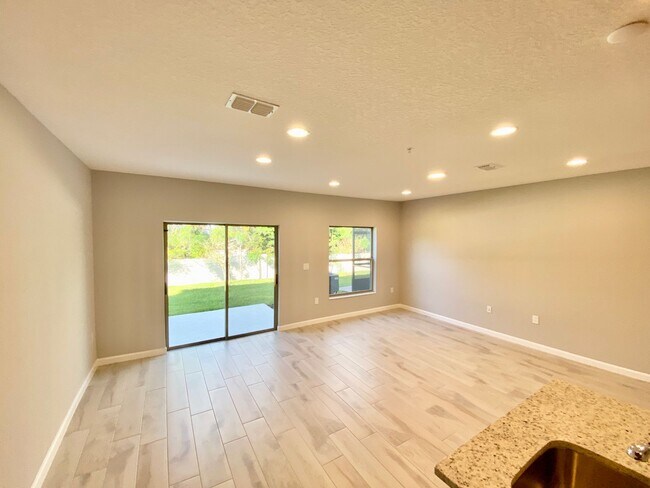 Building Photo - Brand New Townhome for Rent in Gated Commu...