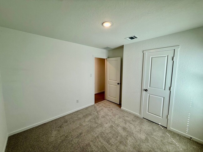 Building Photo - BRAND NEW 3 Bedroom, 2 Bathroom home on a corner lot in New Braunfels!