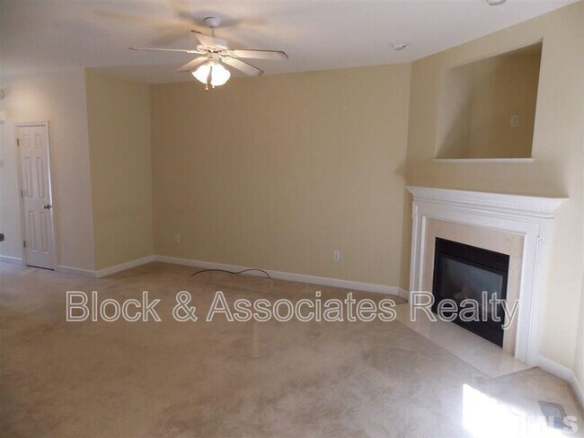 Building Photo - 5523 Cottonrose Ln