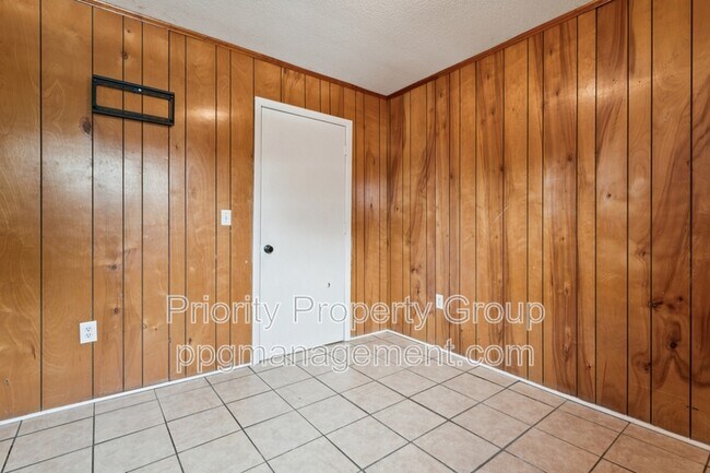 Building Photo - 218 Lovelace Rd