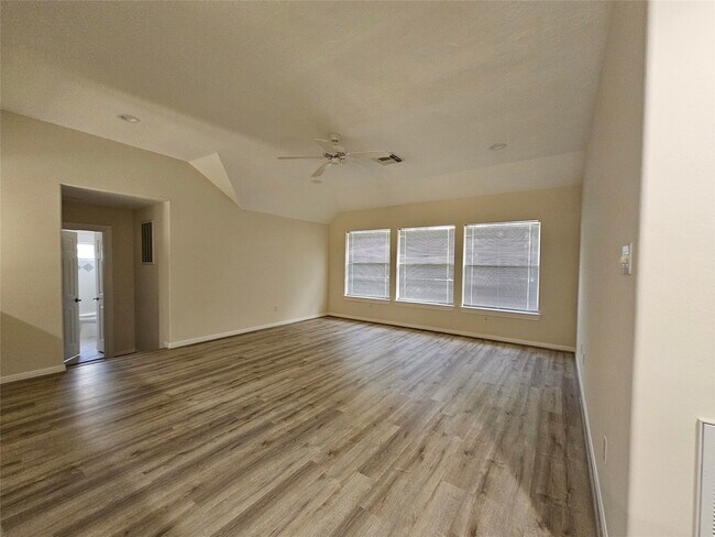 Building Photo - 12503 Rosewood Way Ln