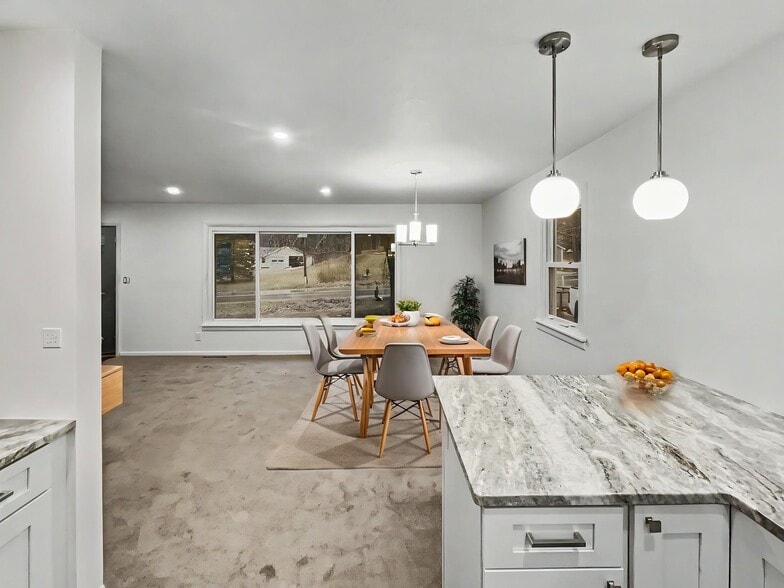 Building Photo - 10151 E Grandview Rd